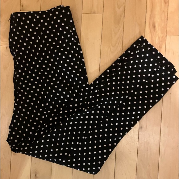 Hell Bunny Black and White Polka Dot Tight Capri Pants (hot pants) - Picture 3 of 4